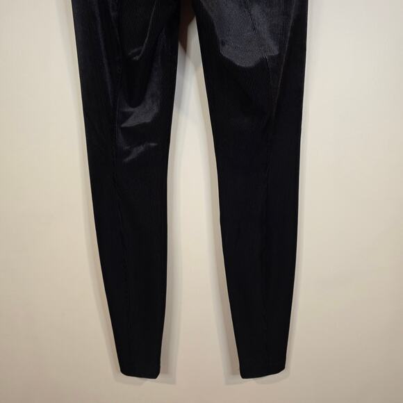 Women's WHBM Black Ribbed Velvet "Runway Legging" Pants | Size 6 - Picture 7 of 10